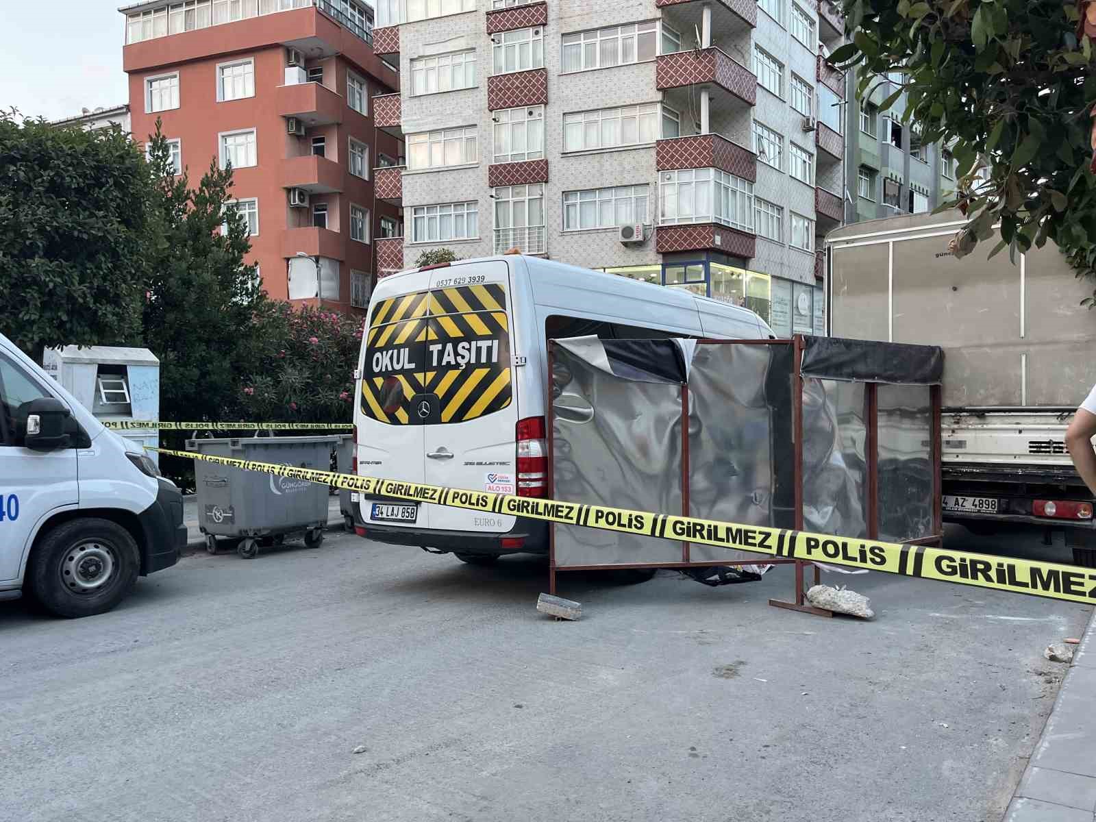 Güngören’de servis aracının altında kalan yaşlı adam hayatını kaybetti