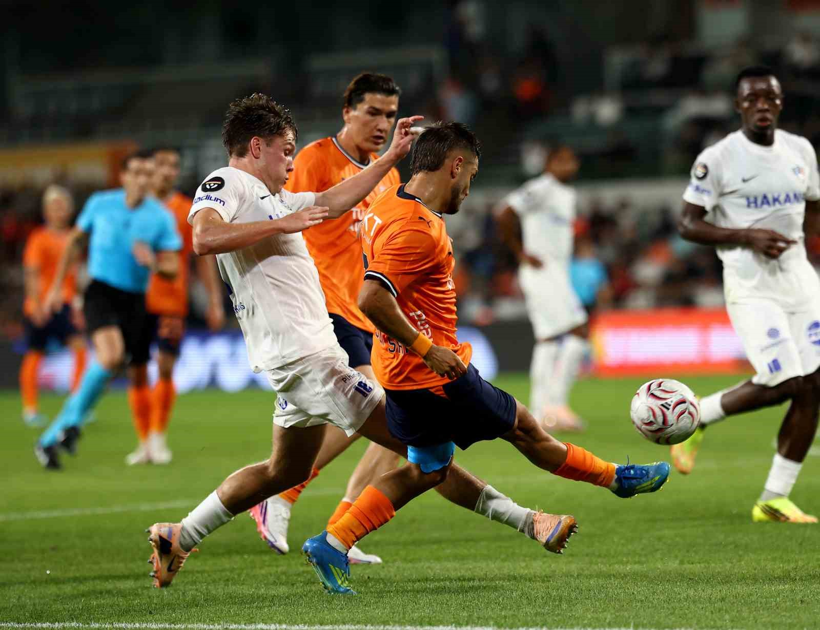 UEFA Konferans Ligi: Başakşehir: 0 - Inter Turku: 1 (İlk yarı)