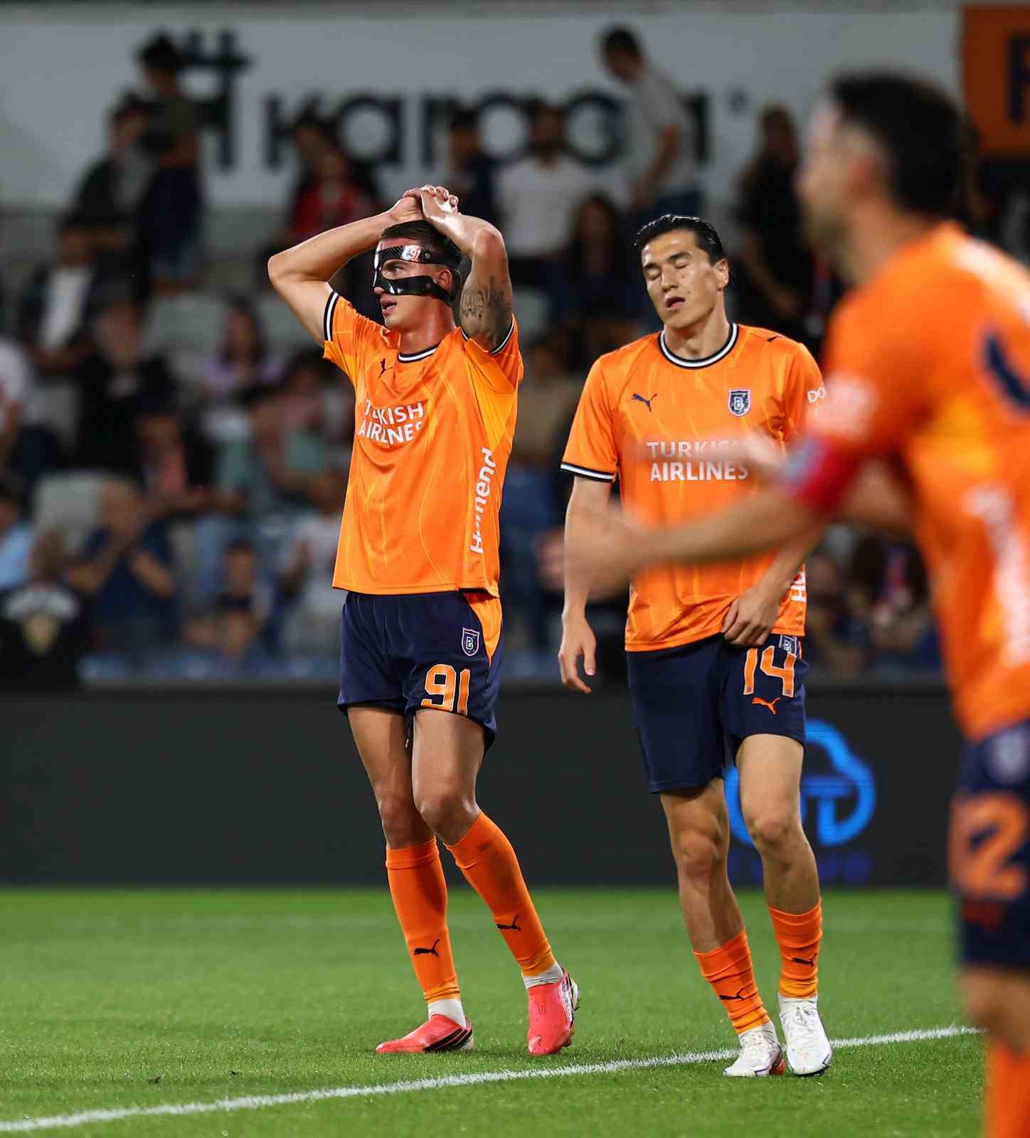 UEFA Konferans Ligi: Başakşehir: 0 - Inter Turku: 1 (İlk yarı)