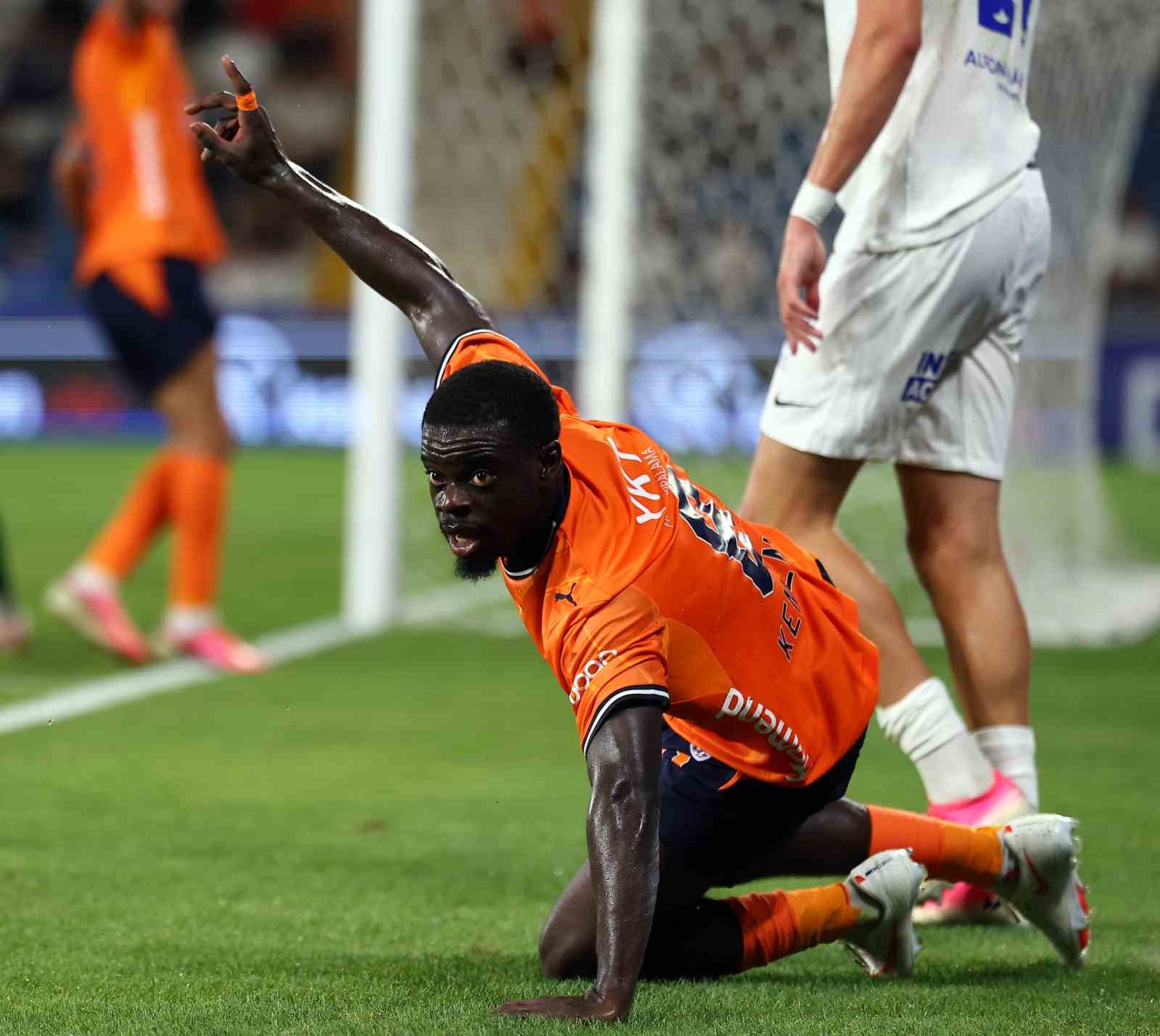 UEFA Konferans Ligi: Başakşehir: 0 - Inter Turku: 1 (İlk yarı)