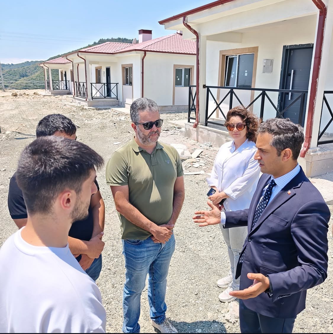 Ballıöz Mahallesi’nde köy konutlarınca çalışmalar sürüyor